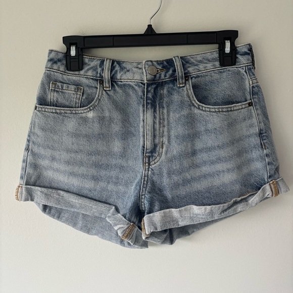 PacSun Mom Short High Rise Jean Short Denim Light Wash Size 26 - Picture 1 of 6